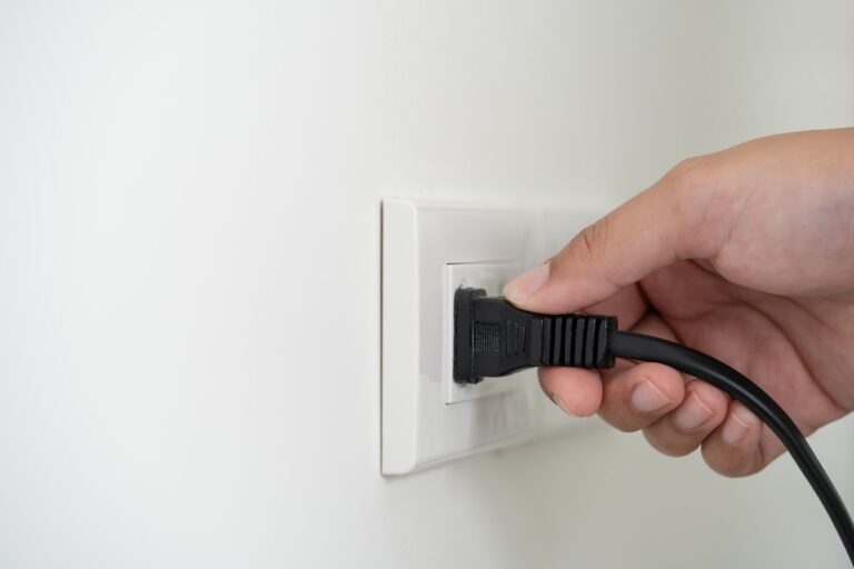 Why Older Two Prong Outlets Should Be Upgraded